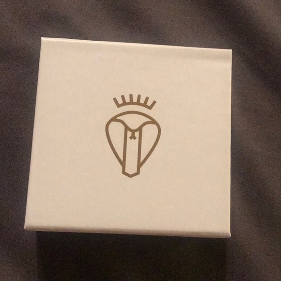 False lashes - Picture 2 of 3